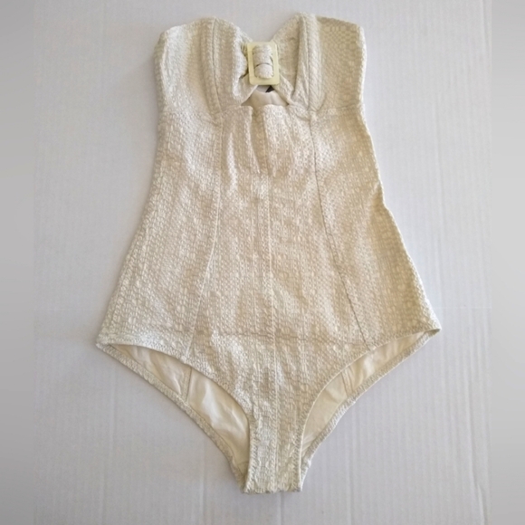 Lisa Marie Fernandez 🔥 White/Sand Seersucker Textured Cutout One Piece Sz Sm. - Picture 3 of 14